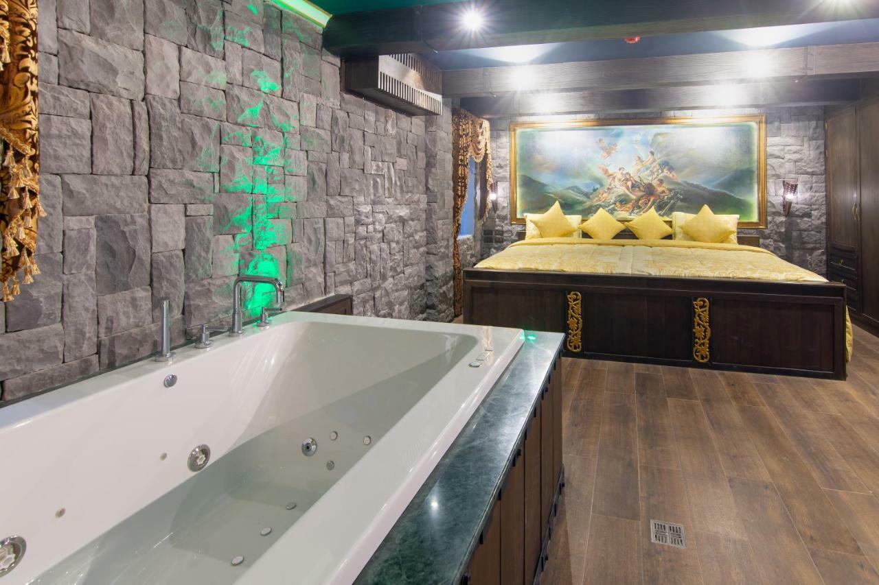 Castle Suites Паттая Екстер'єр фото