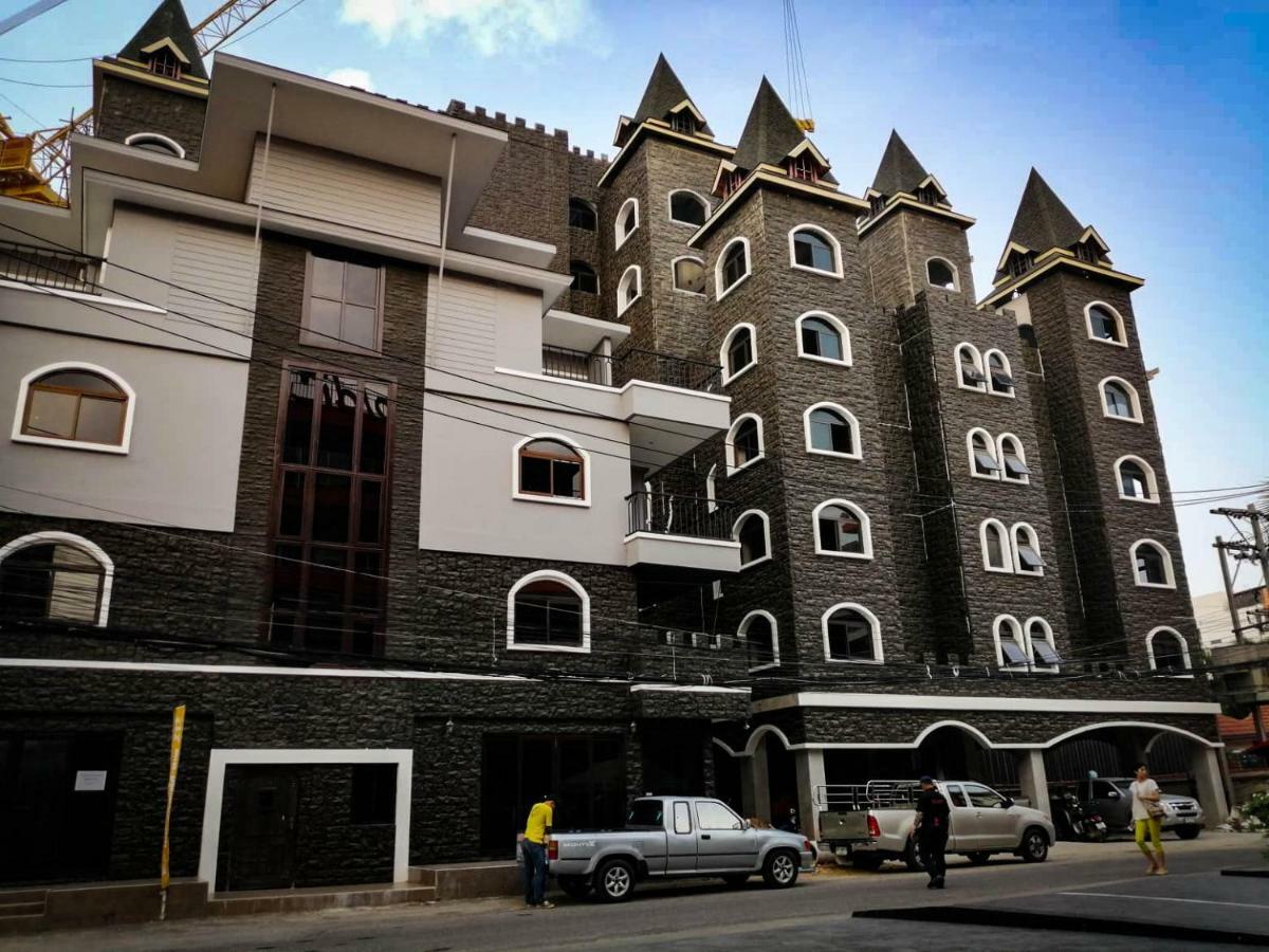 Castle Suites Паттая Екстер'єр фото