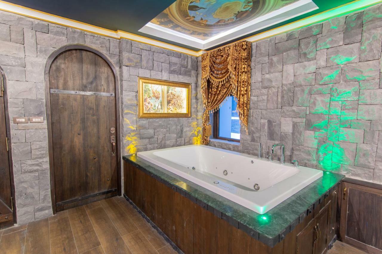 Castle Suites Паттая Екстер'єр фото
