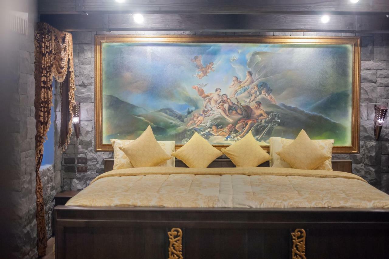 Castle Suites Паттая Екстер'єр фото