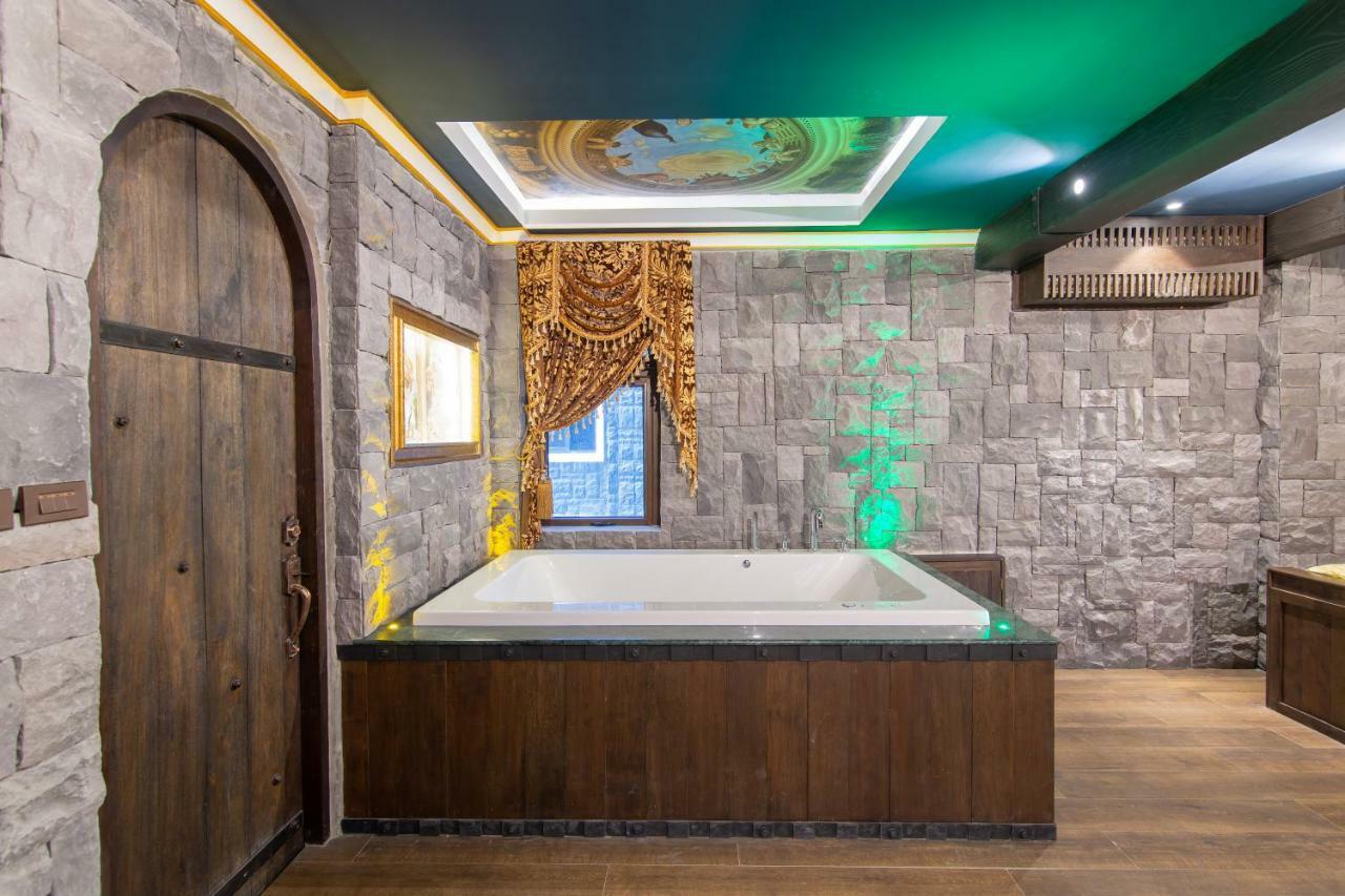 Castle Suites Паттая Екстер'єр фото