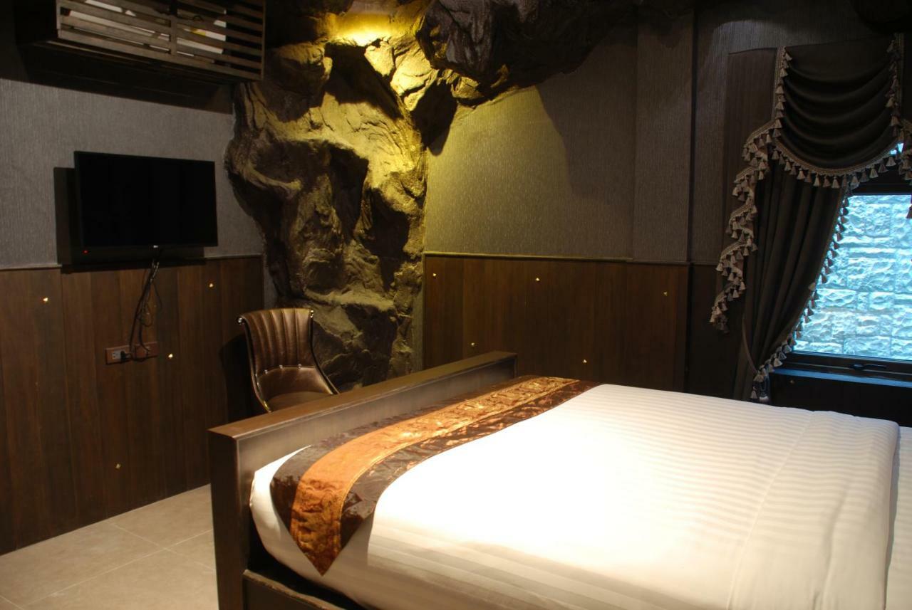 Castle Suites Паттая Екстер'єр фото